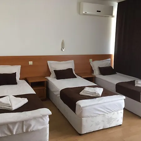 호텔 Dreams Family 네세부르