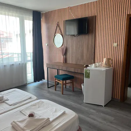 Dreams Family Hotell 2*